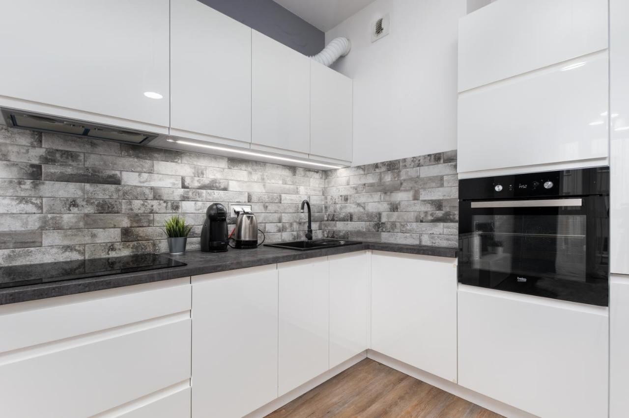 Rakowska 14A 1 Bedroom By Homeprime Warsawa Bagian luar foto
